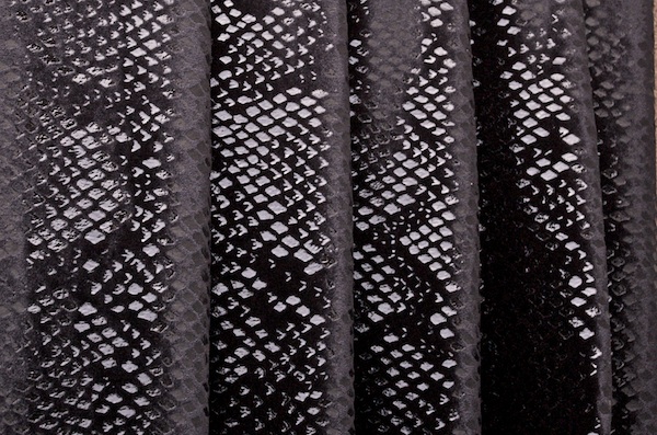 Animal Print Velvet (Black/Black)